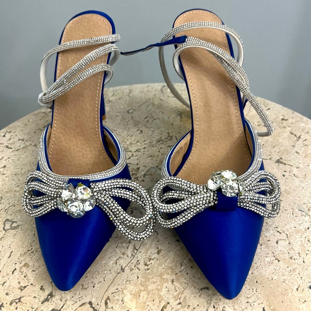 Price drop! 🔥🔥Stunning royal blue bling tie up satin shoe with bling bows